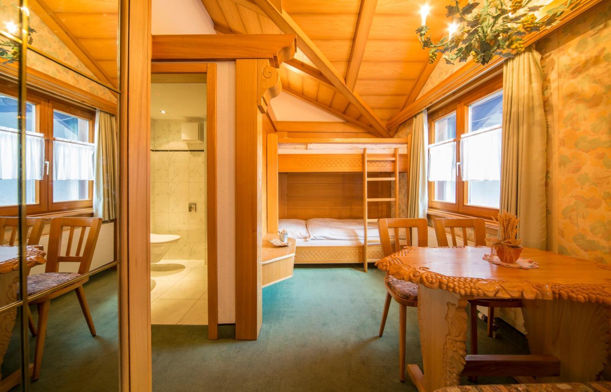Hotel Olympia 3*